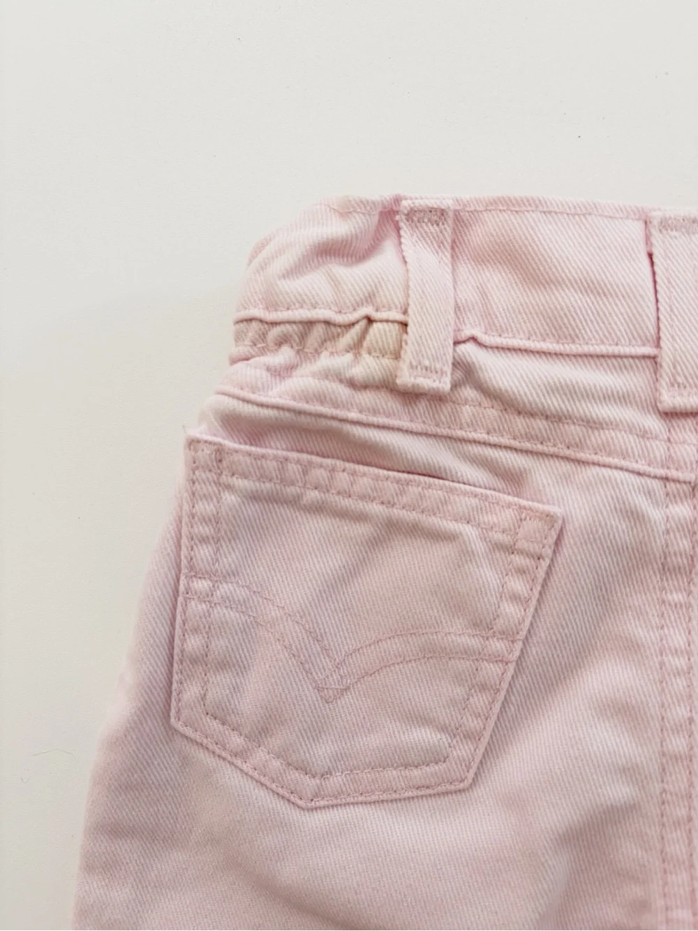 Vintage Y2K Levi’s Orange Tab Denim Shorts in Pale Pink Size 2T